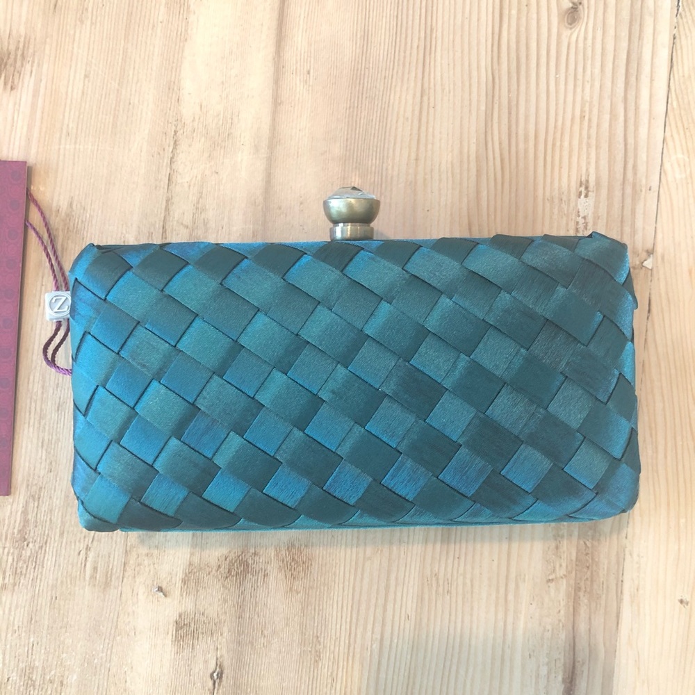 Zarina Hunter Green Weave Clutch Optional Chain